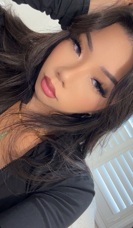 Eden Luong beautiful actress image