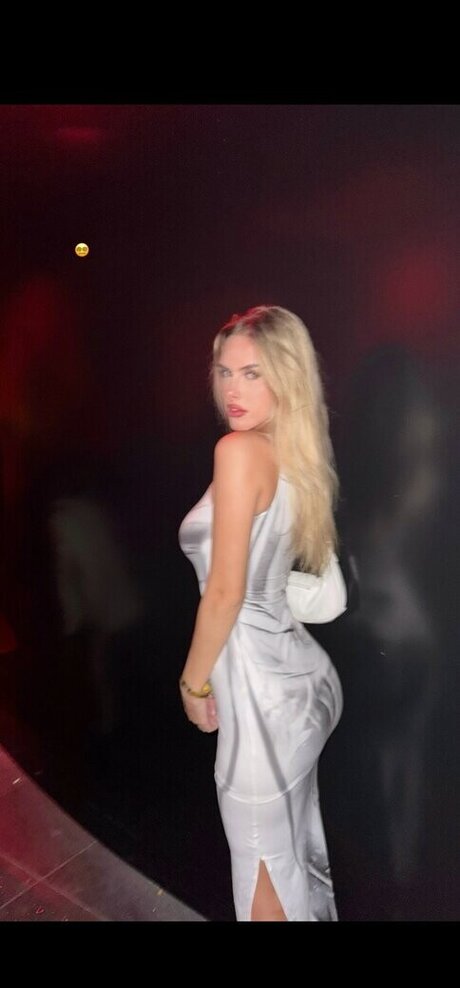 Elisa Pellegrino nice star photo