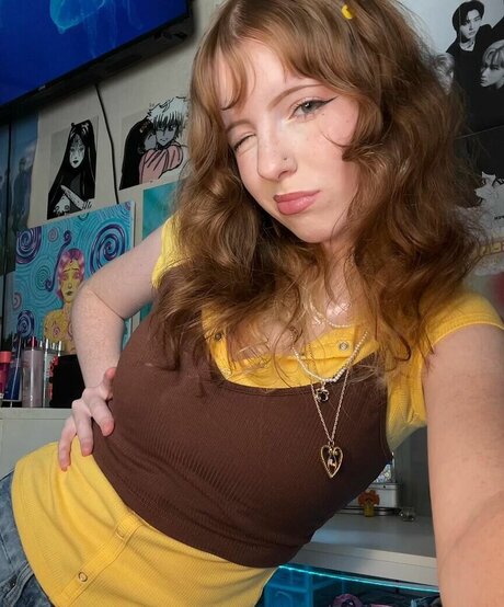 Spideryyem nude actress pics