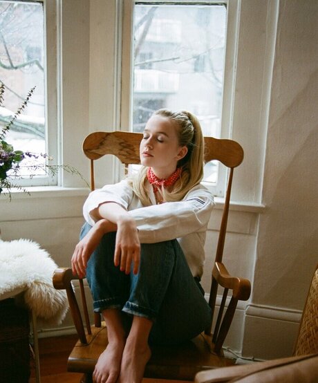 Roan Curtis pornstar sex galleries