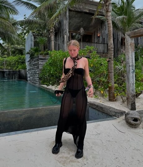 Majaaleonie erotic pornstar pics