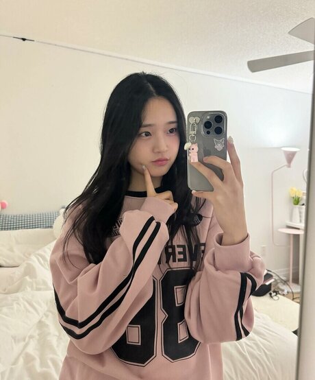 Saranghoe model art gallery