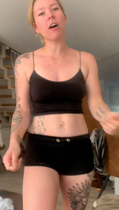 Die Meedtis star pornographic picture