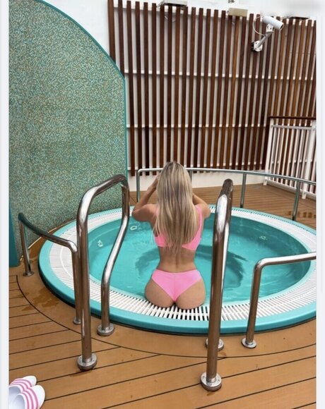 Josily adult model galleries