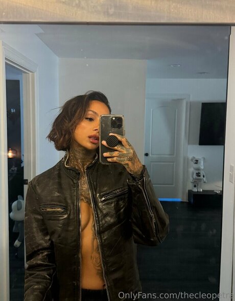 Cleo Petra art model archive