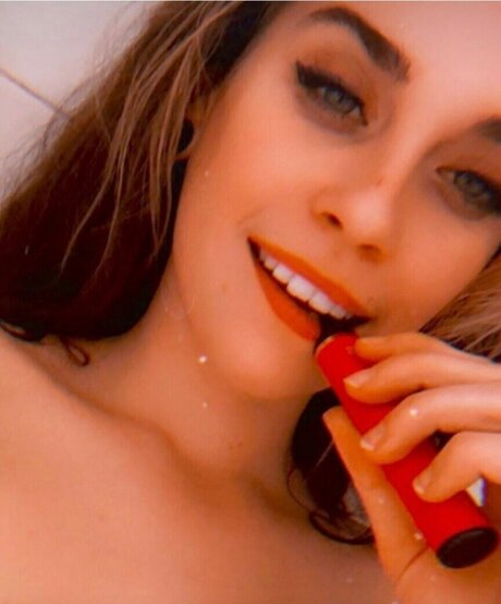 Kati Kat nice actress pics