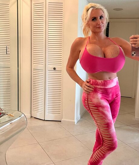 Tammy H The Realtor star beautiful pics