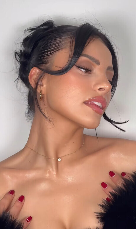 Ivana Santacruz nude star images