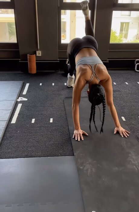 Ivana Santacruz star beautiful picture