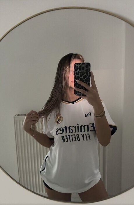 Almira Azemi model pretty gallery