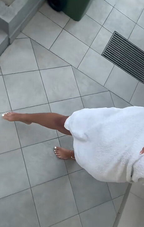 Almira Azemi star high quality img