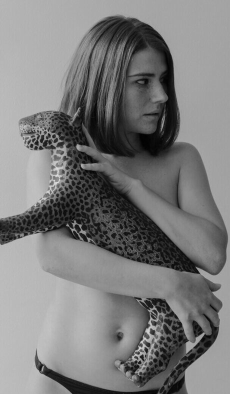 Mariah De Moraes nudes model gallery