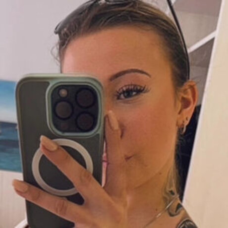 De leonii model pornographic galleries