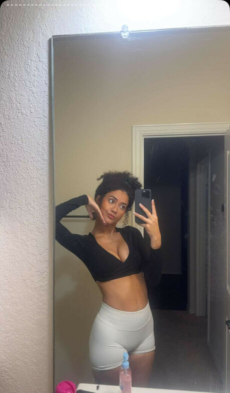 Megan Botnick exclusive star photos