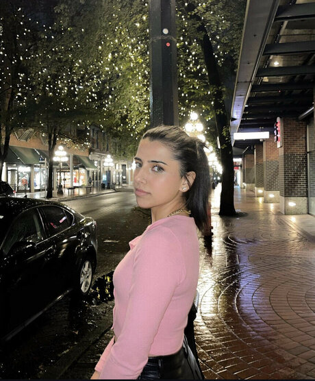 Gal Akbari high quality pornstar pics