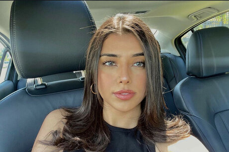 Gal Akbari star erotic gallery