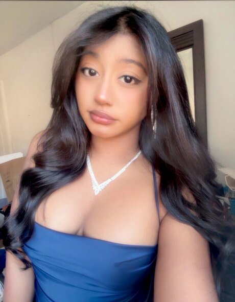 tftuelips sex model photo