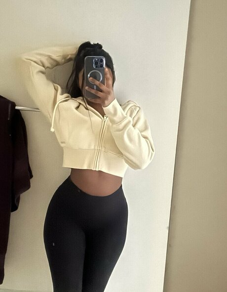 tftuelips model sexy pic