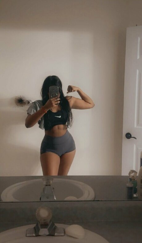 tftuelips xxx model pics