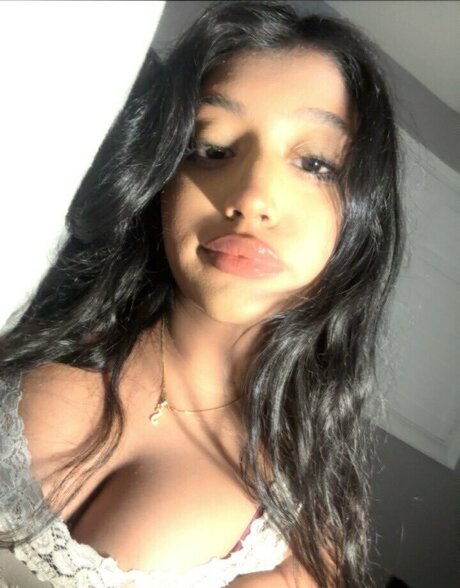 tftuelips model beautiful img