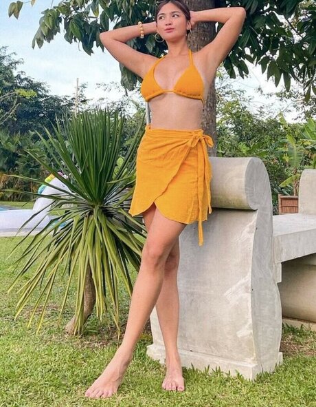 Heaven Paralejo model porn photo