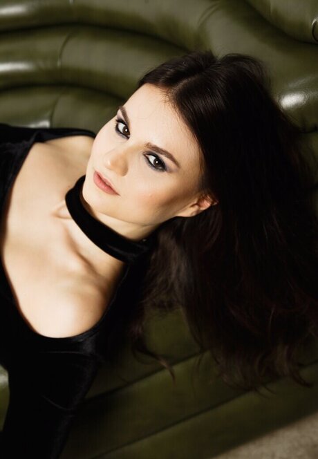 Tonya Rozatti exclusive star image