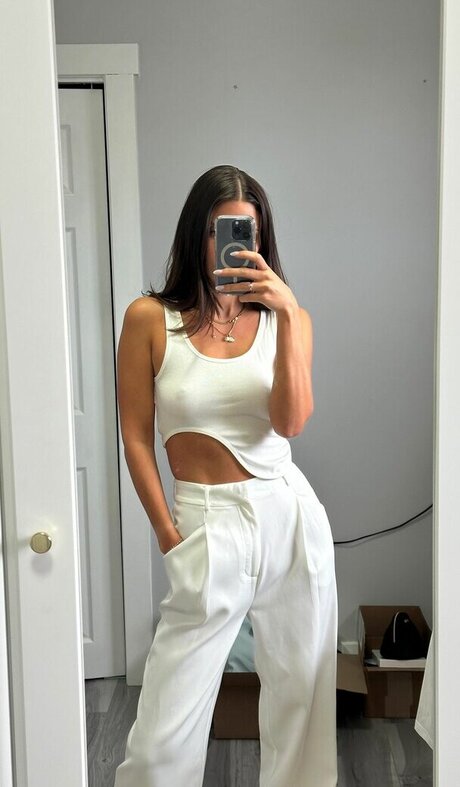 Carla Bezanson erotic pornstar pics