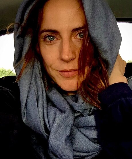 Antje Traue perfect actress pics