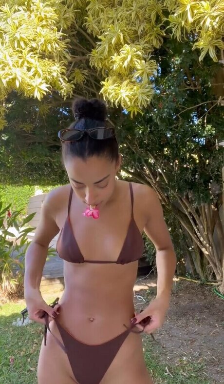 Yara Charry high quality star pic