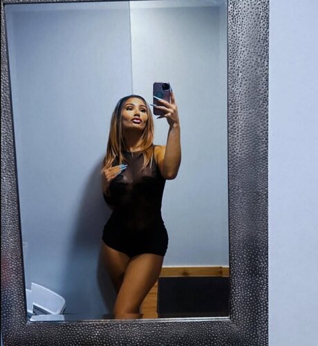 extraterrestialwhr pretty model images