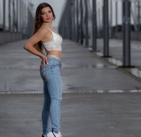 Luna0401 beautiful actress picture