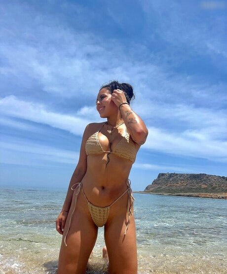 Vendewaa model perfect pic