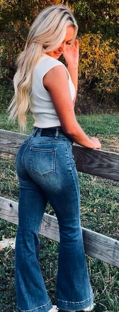 Kamryn Dockery xxx pornstar photos