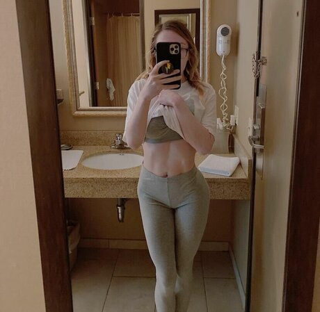 Alaina Taylor actress img