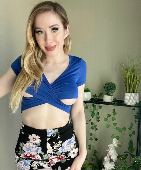 Alaina Taylor high quality model pics