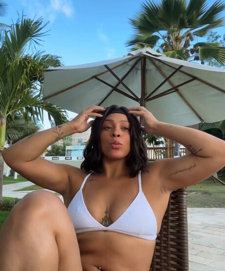 Lorrane Dos Santos hot model img