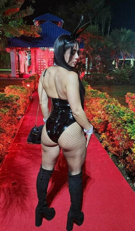 Silvana Lee pornstar erotic img