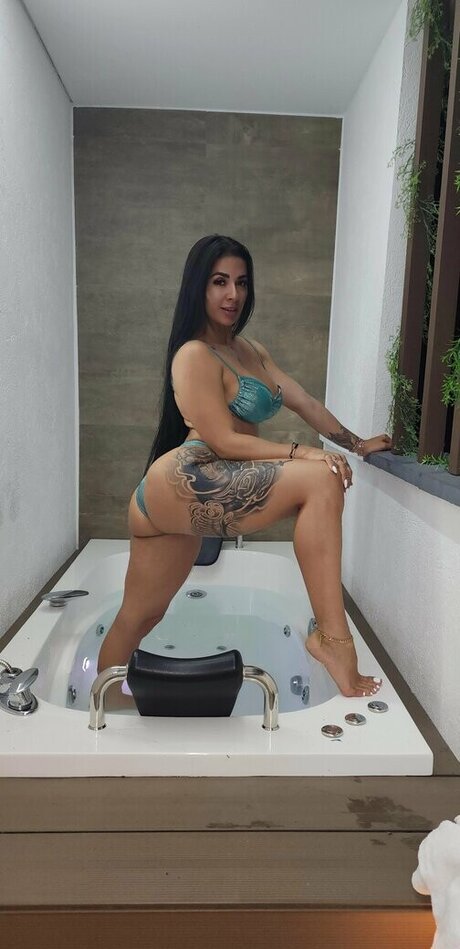 Silvana Lee high quality model pic