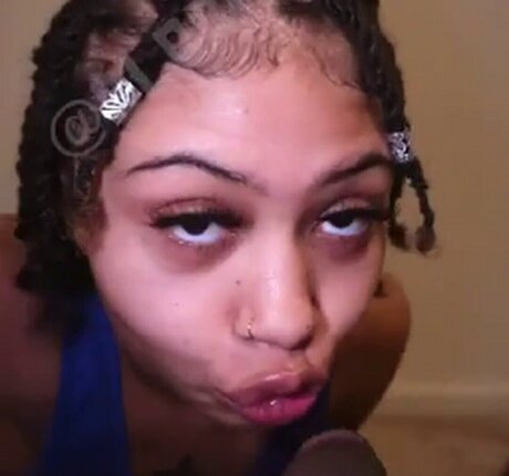 Slobhouse erotic model image