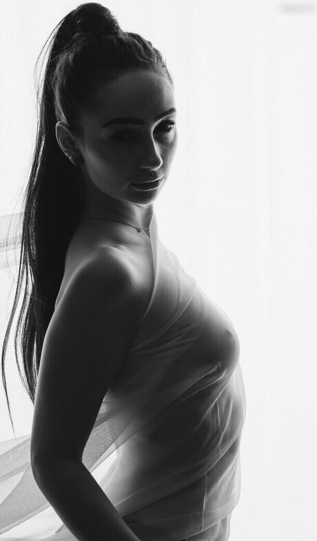 Olivia Michelle exclusive pornstar photos