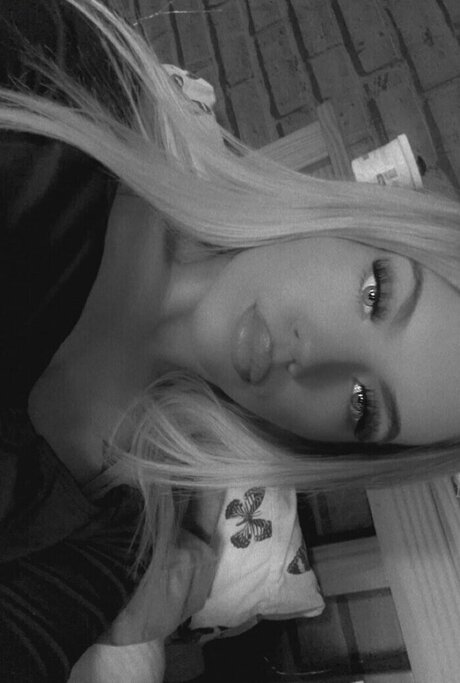 Emily McClean adult model archive