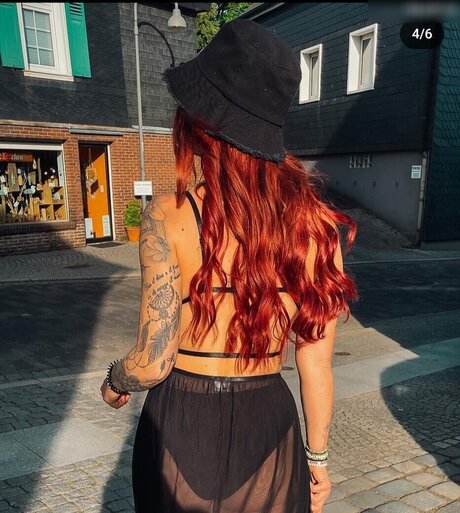 Aline Jost Diraimondo model art gallery