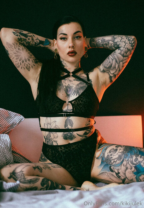 Kiki Julek model sex images