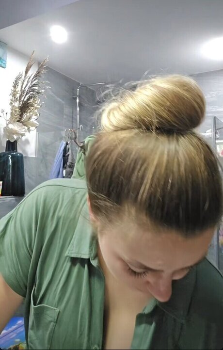 Wollnys art actress galleries