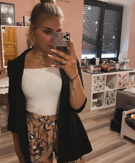 Wollnys top actress photo