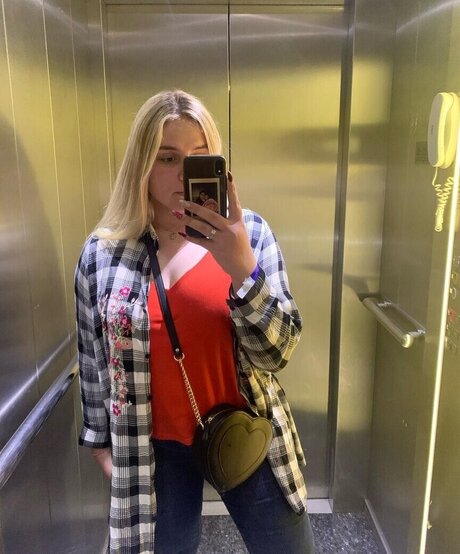 Wollnys model exclusive picture