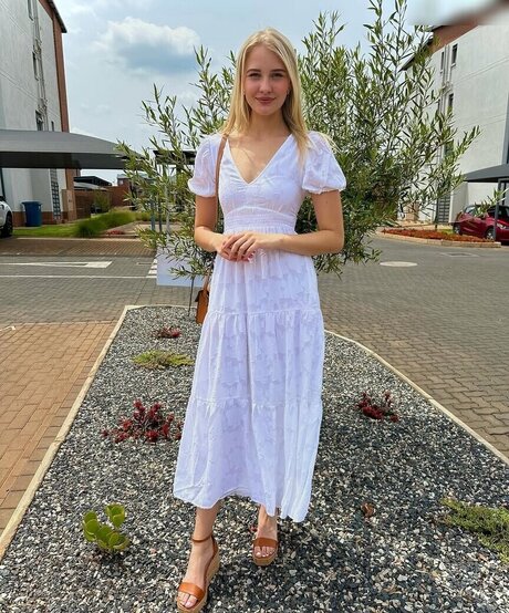 Juliet Small star high quality pic