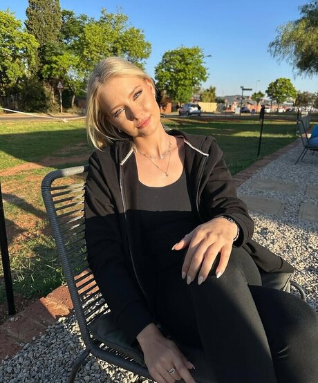 Juliet Small nice star image