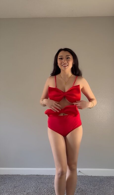 Katelyn Young sexy actress photo