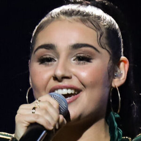 Alessandra Mele sexy model img